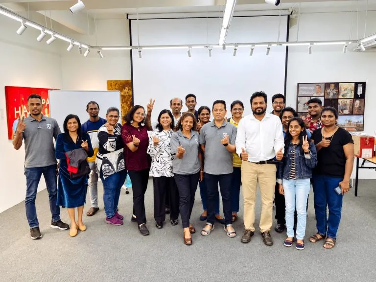 Participants and organisers of the 2023 entrepreneurship course for the B40 community